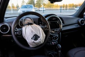 Airbag takata mini cooper : tout savoir sur le rappel et les risques pour les conducteurs